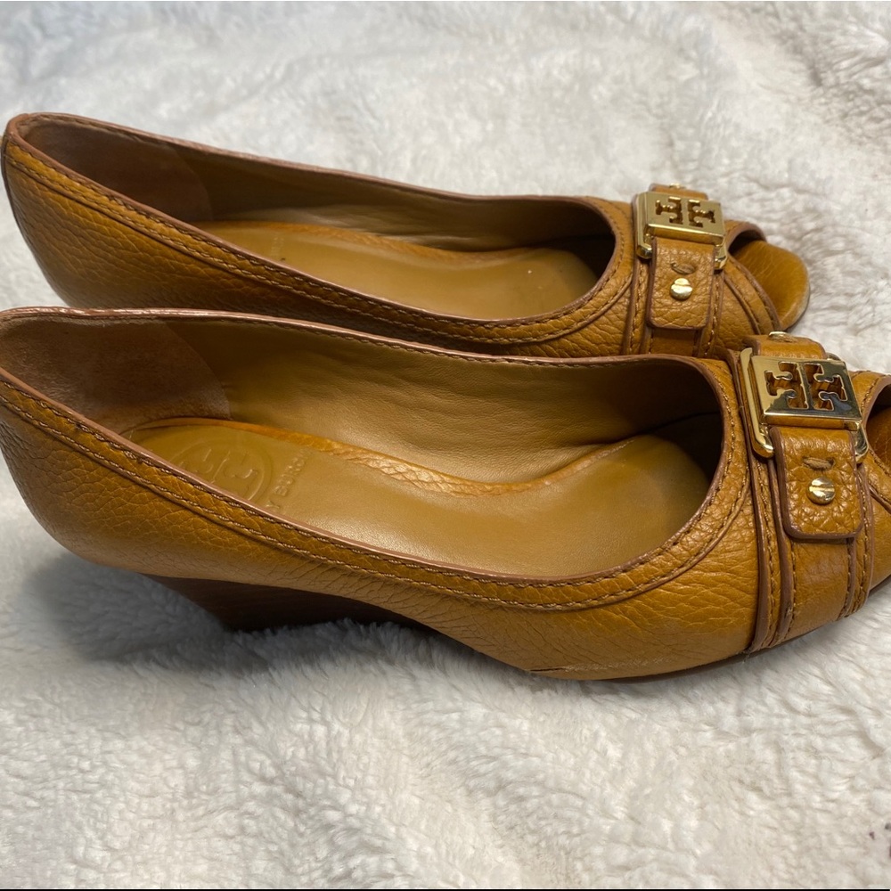 COPY - Tory Burch Ambrose open toe wedge-Royal tan